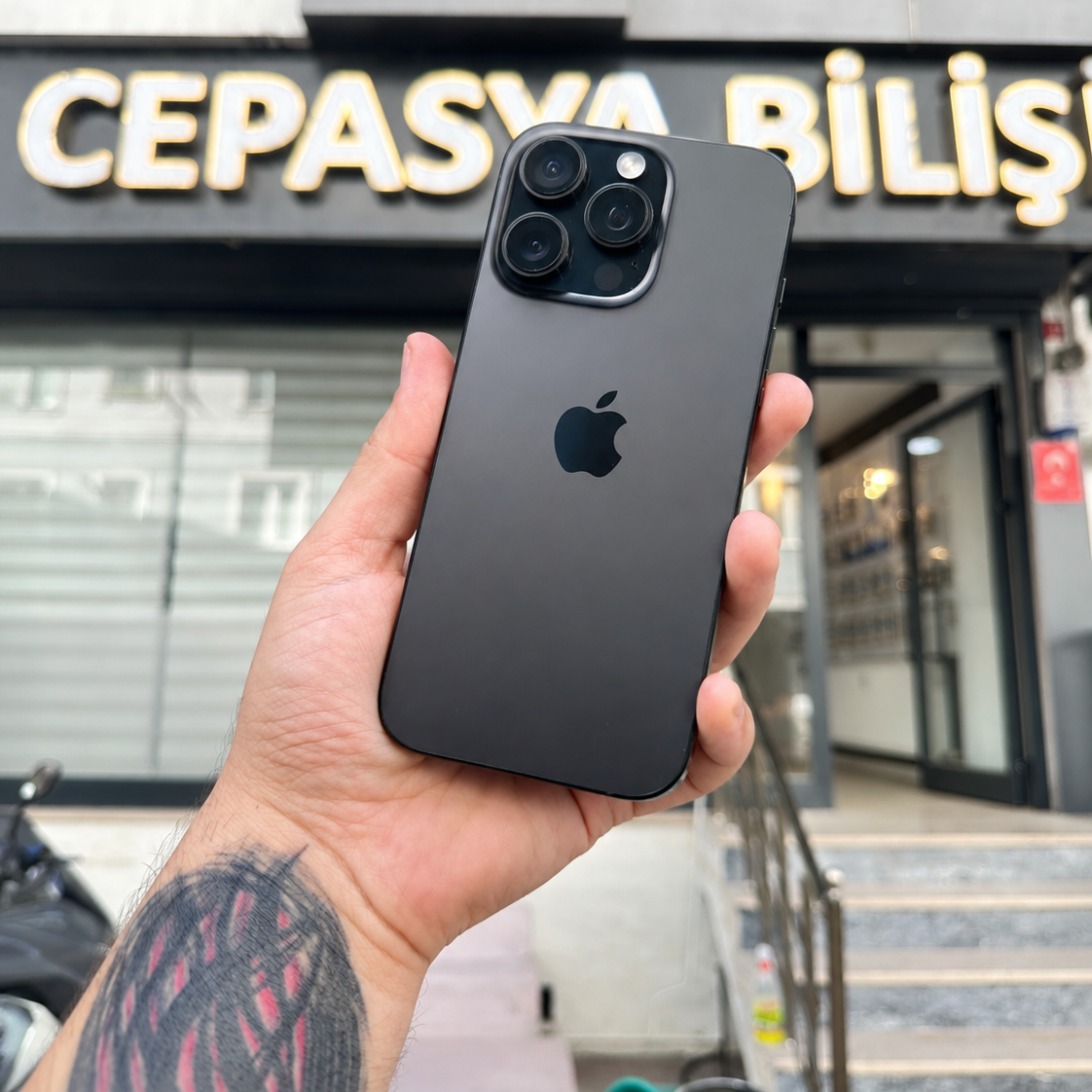 iPhone 16 Pro Max 512 GB Hafıza